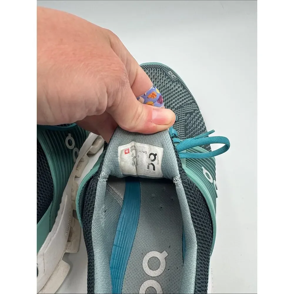 On Running Shoes - Women’s 8